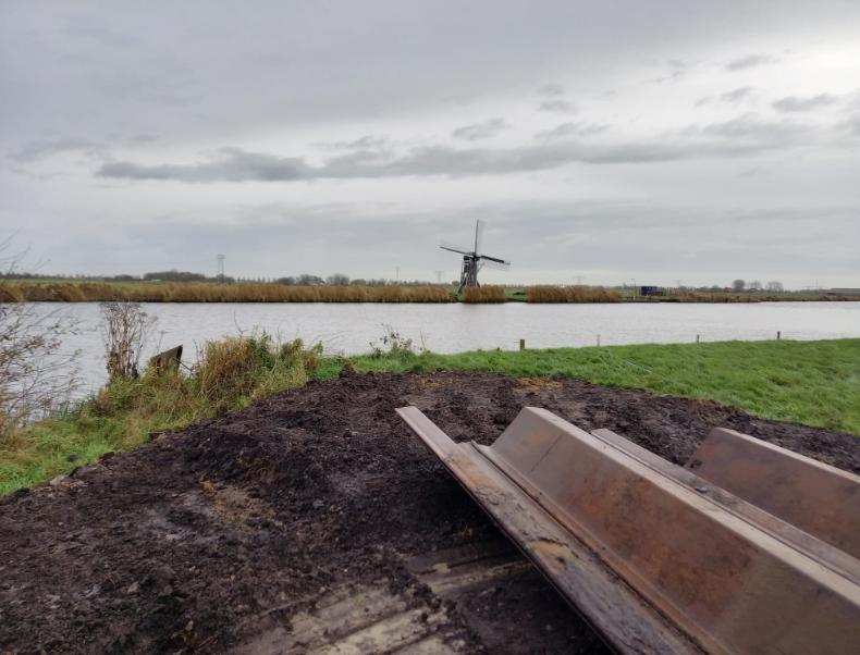 Fotoserie Alde Geeuw - plaatsen pompen_4