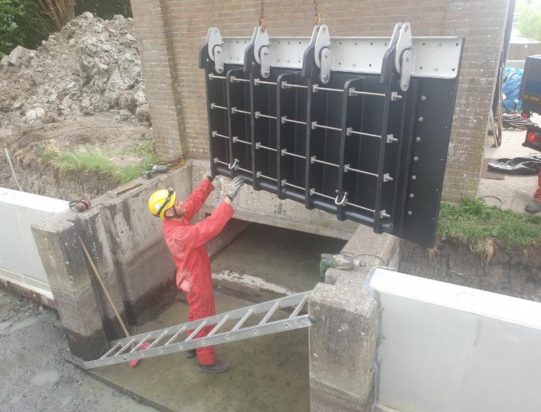 Fotoserie plaatsen terugslagklep Wirdumer-Nieuwland_1