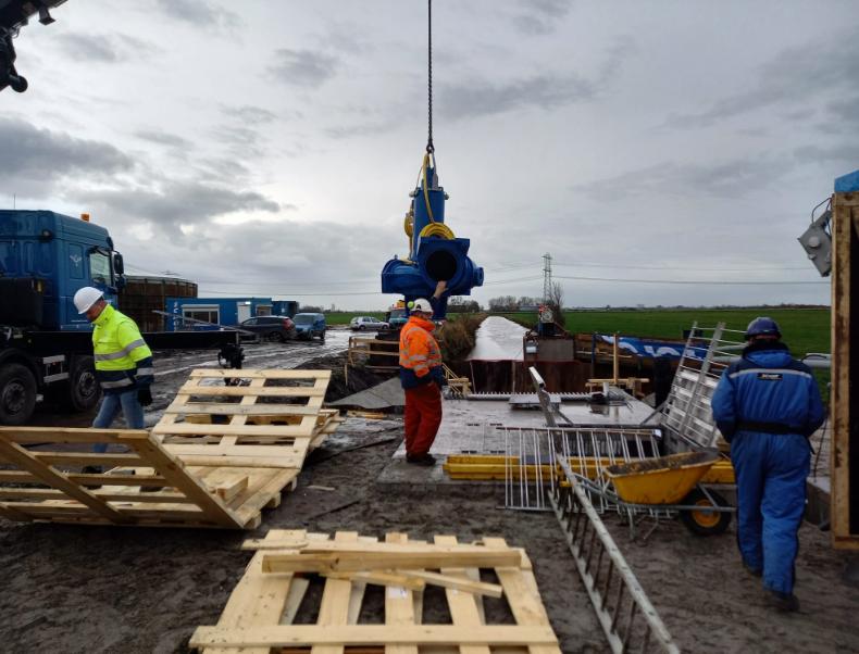 Fotoserie Alde Geeuw - plaatsen pompen_1