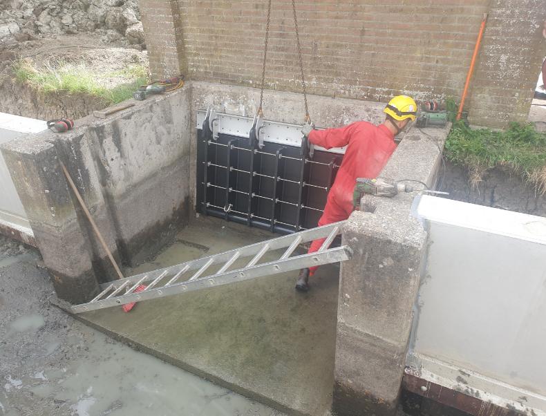 Fotoserie plaatsen terugslagklep Wirdumer-Nieuwland_5